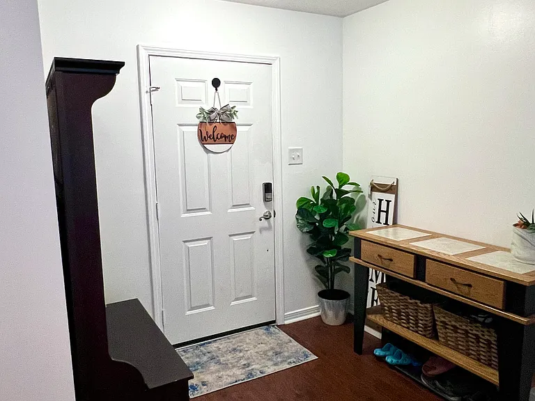 229 Howard Cir — Photo 9