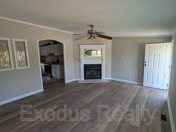 3rd image of 38 Paul Revere Ln