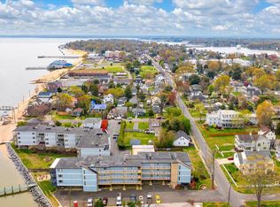 715 Washington Ave APT 8, Colonial Beach, VA 22443