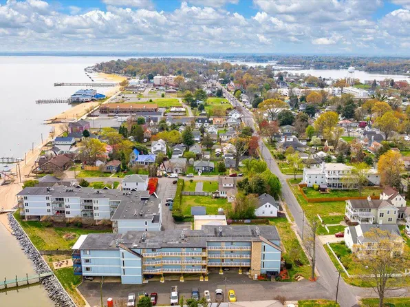 715 Washington Ave APT 8, Colonial Beach, VA 22443