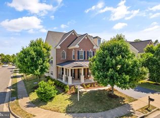 42190 Frontier Spring Dr, Chantilly, VA 20152