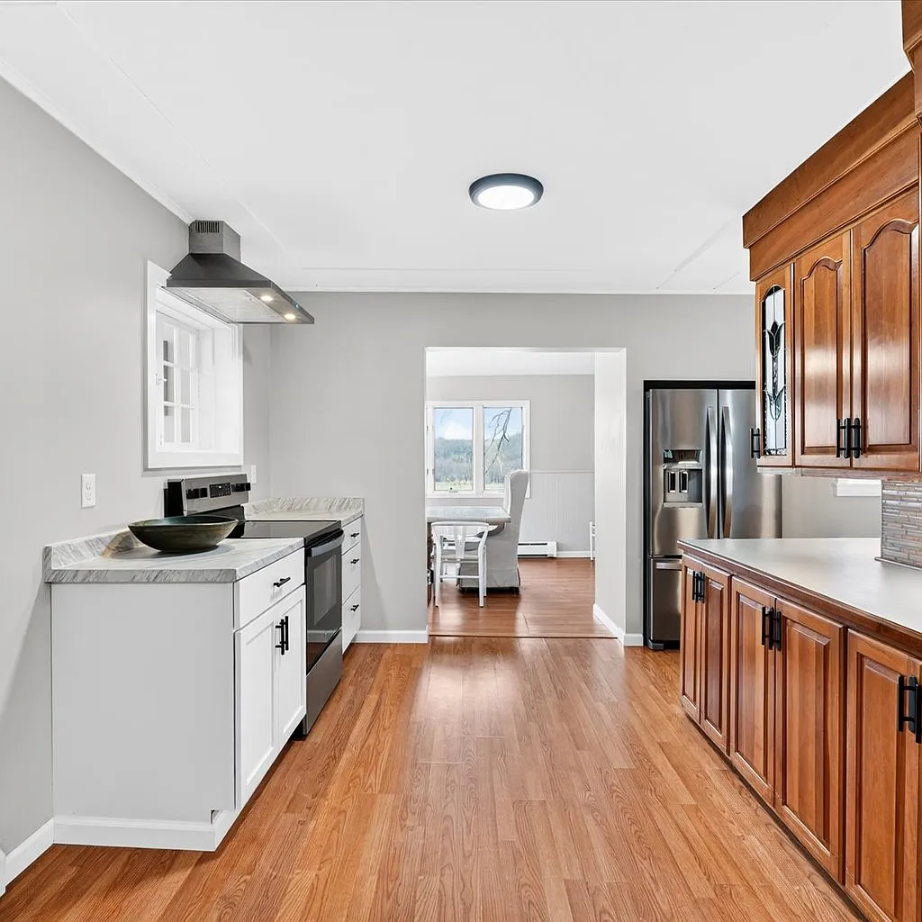 4 bed, 3417 sqft, $5,500 — Photo 4