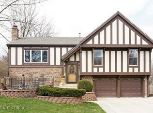 2057 Garth Ct, Naperville, IL 60565