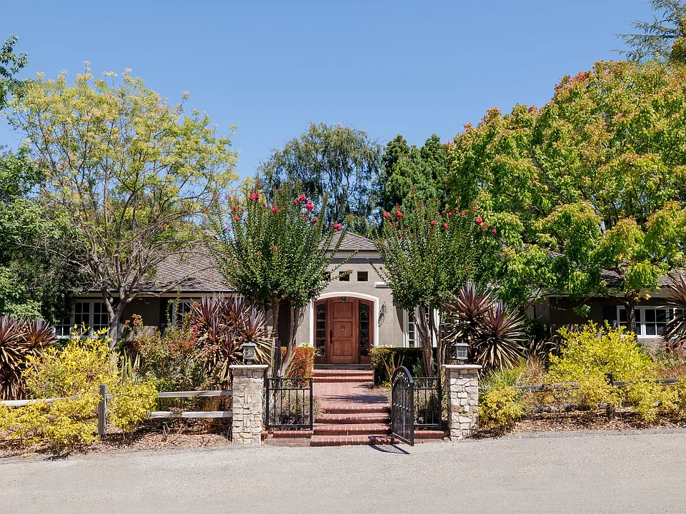 25881 Estacada Dr