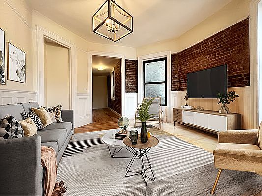 3rd image of 139 W 116th St APT 6