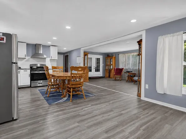 8 Acre Street, Raymond, NH 03077