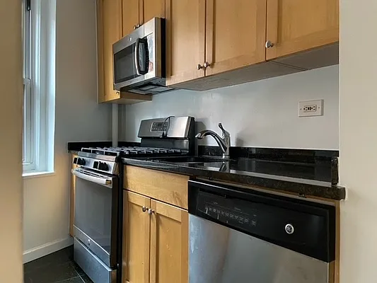 Rented by Cooper & Cooper Real Estate | media 10