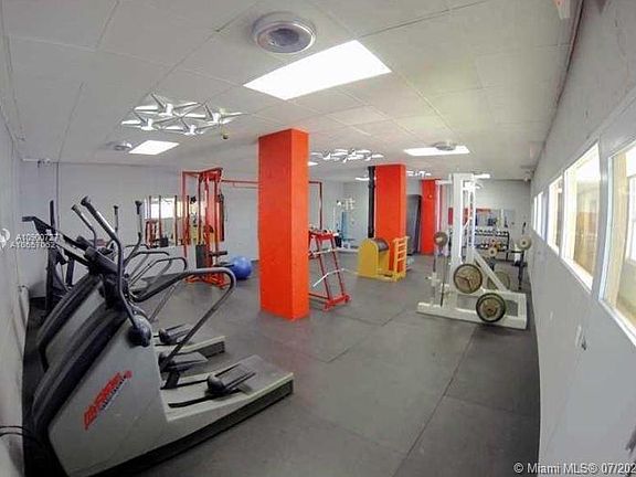 5th image of 1250 West Ave APT 10R