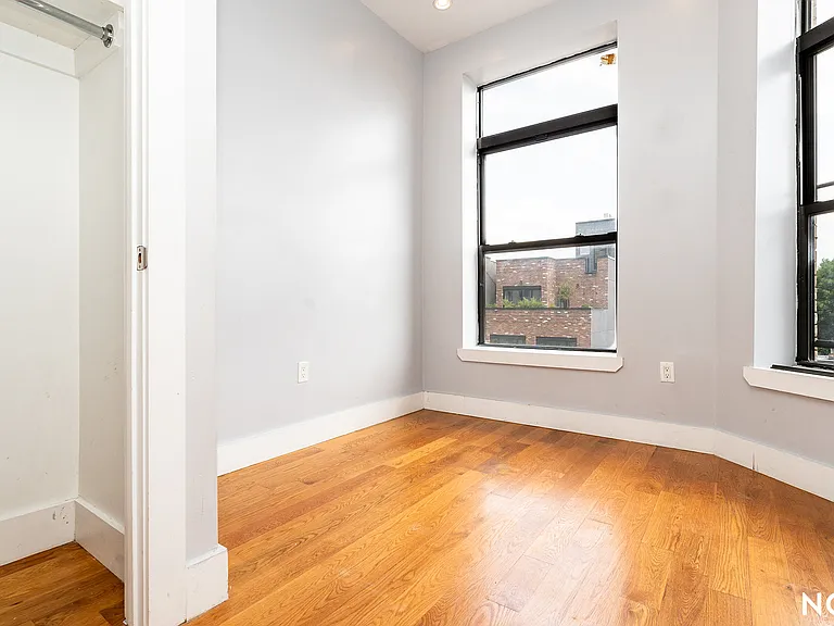829 Monroe St #8 — Photo 7