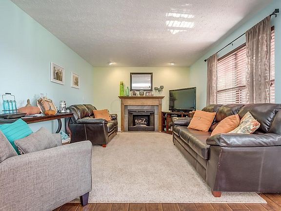 3rd image of 2987 Old Warson Dr