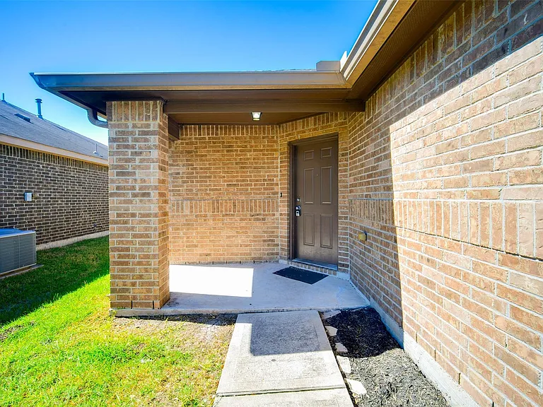 9210 Rustling Manor Ln — Photo 5