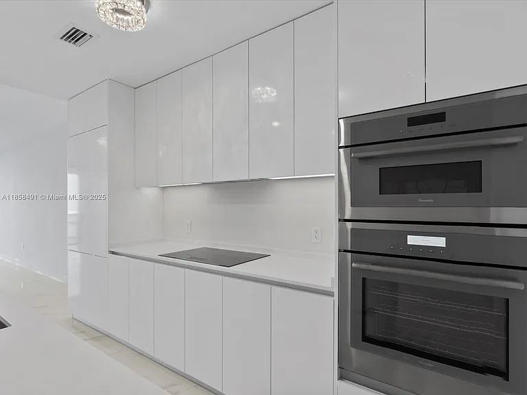700 NE 24th St #4906 — Photo 11