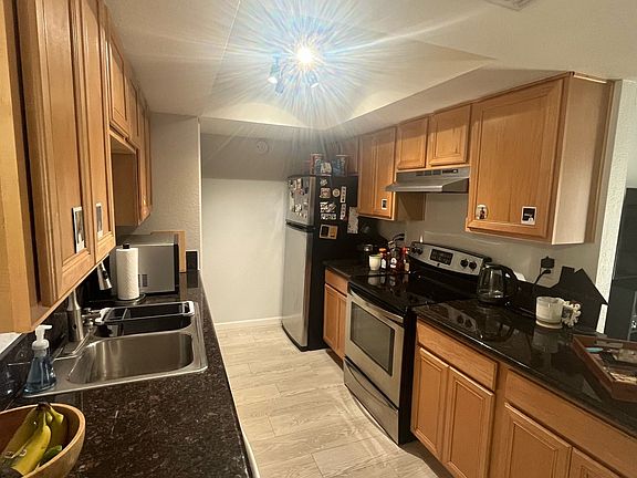 3rd image of 740 W Elm St Unit 253