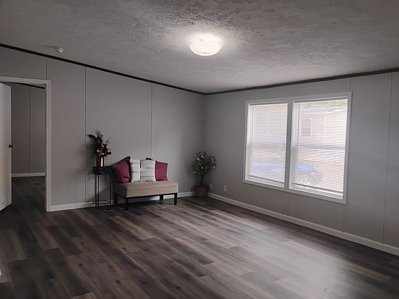 5th image of 166 Elm Dr