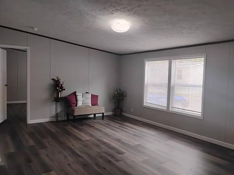 166 Elm Dr — Photo 5