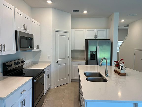 5th image of 3676 Circle Hook St