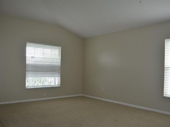 3rd image of 2652 Willow Glen Cir