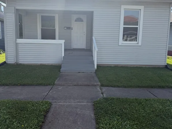 708 Montgomery St, Shelbyville, IN 46176