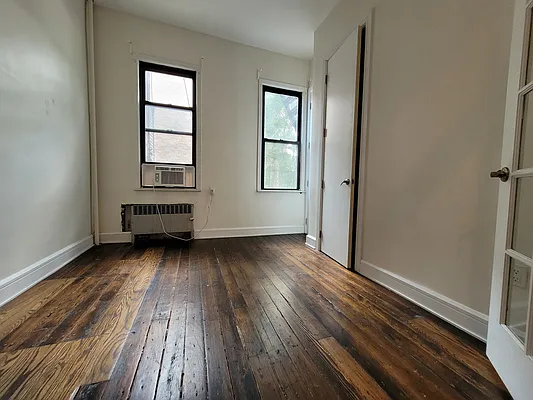 Rented by EXR | media 9