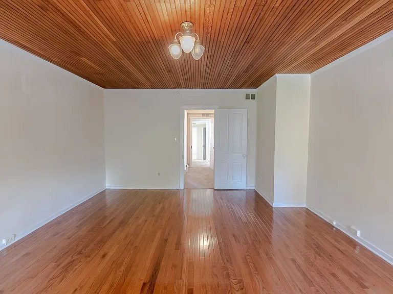 833 S Bond St — Photo 19