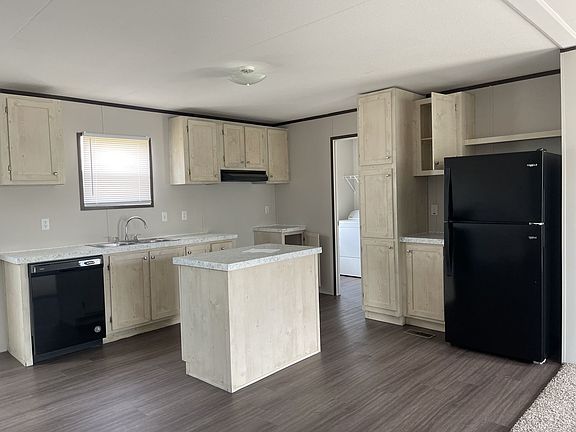 2nd image of 3300 Killingsworth Ln #852