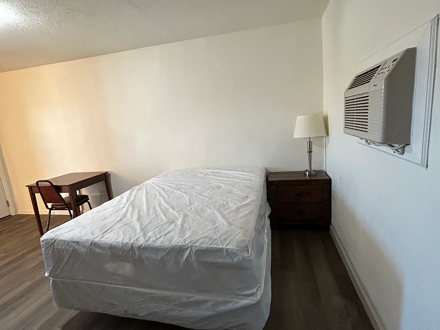 Studio, $775 — Photo 2
