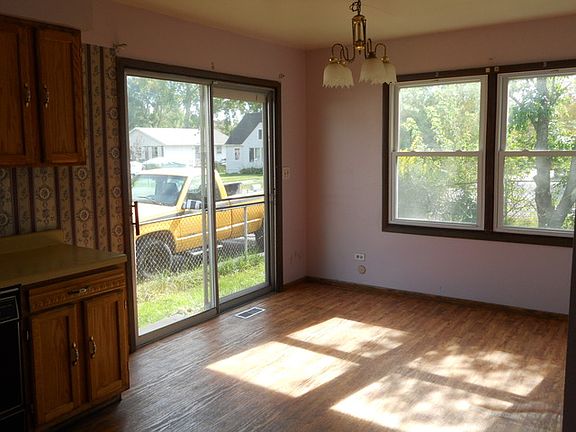 4th image of 822 Buena Vista Dr
