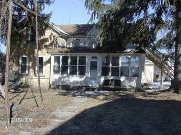 S10698 Troy Rd, Sauk City, WI 53583