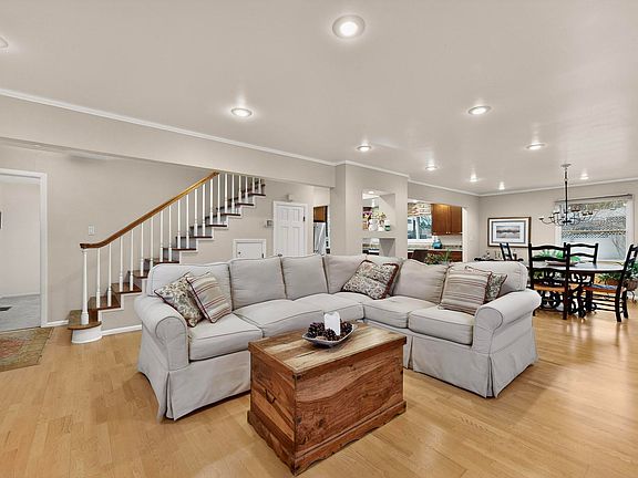 4th image of 4805 Sunningdale Ct NE