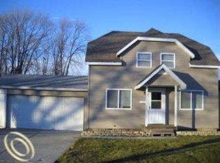 22905 Furton St, Saint Clair Shores, MI 48082