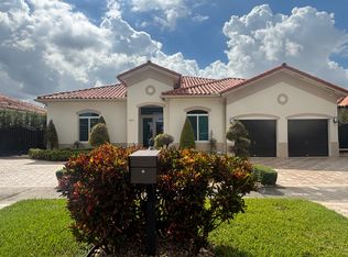 8850 NW 172nd Ter, Hialeah, FL 33018