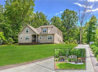 126 Shelly Dr, Hendersonville, NC 28792