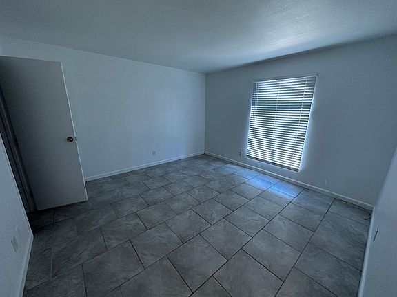 2nd image of 3201 W Loma Ln Unit 1