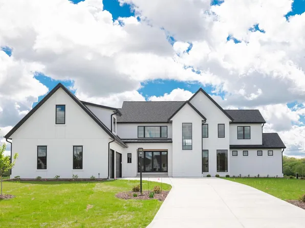 4091 Hawthorn Farm COURT, Delafield, WI 53018