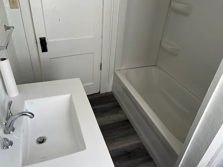 1710 Grace Ave NE — Photo 8