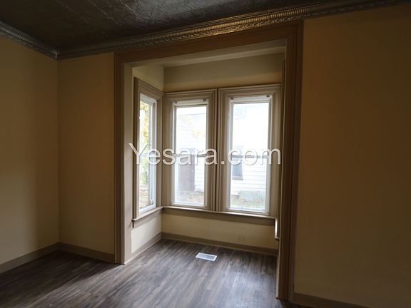 5th image of 502 S Gunnison St