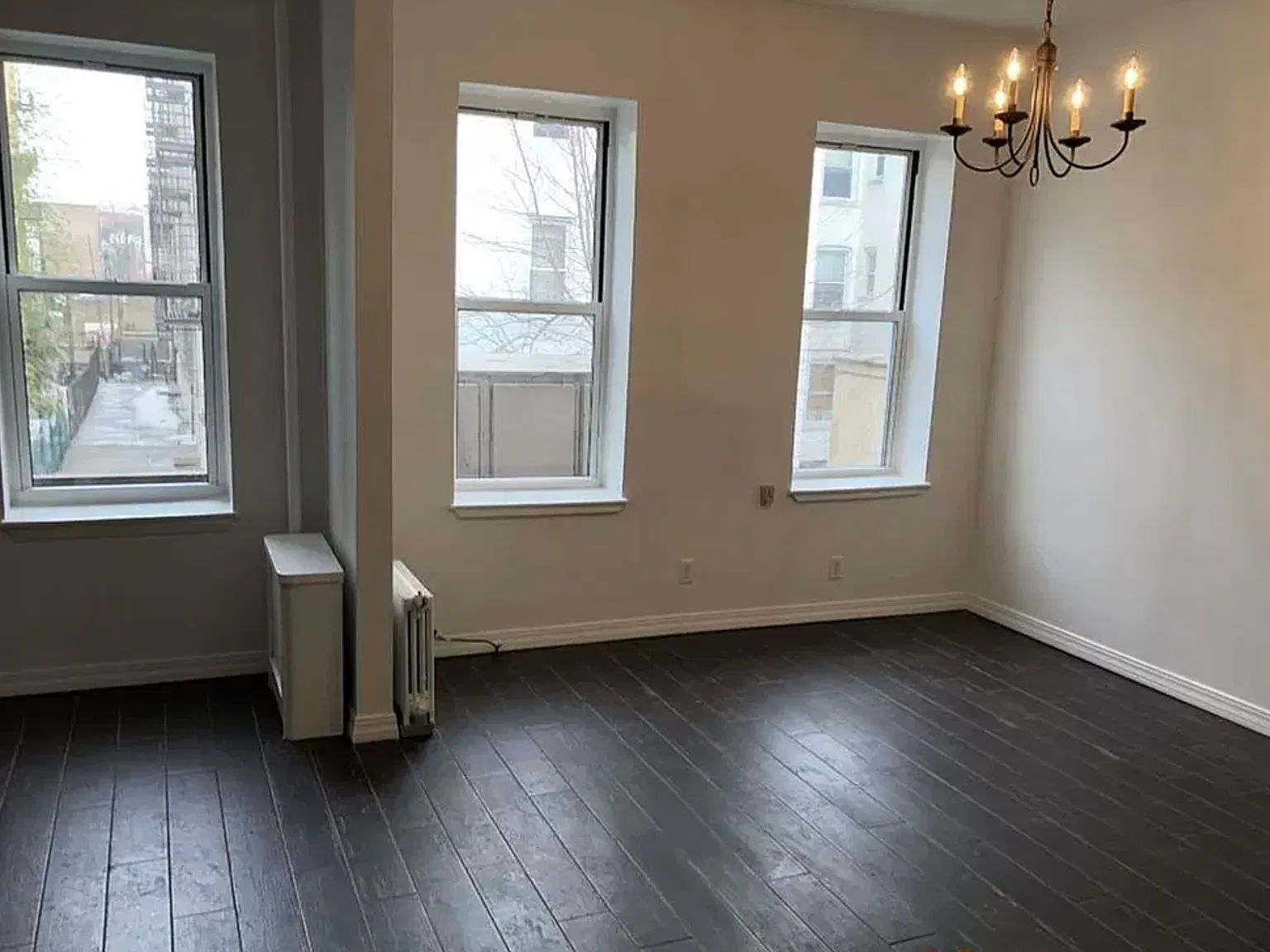 33-11 Broadway — Photo 2