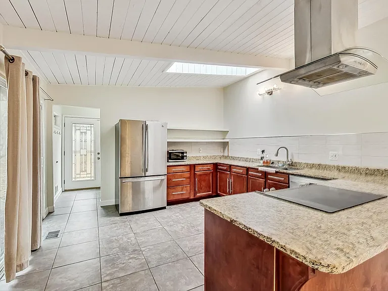 3121 Lynnray Dr — Photo 8