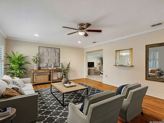 4th image of 111 Waxwood Ln