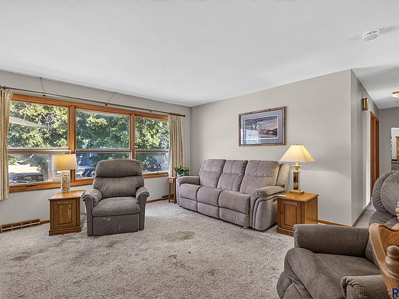 5th image of 3105 S 9th Ave