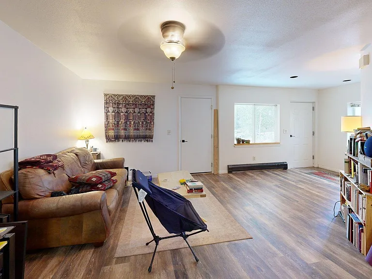 2337 N Glenisle Ave #A — Photo 9