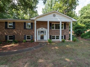 4630 Forestmanor Dr, Winston Salem, NC 27103