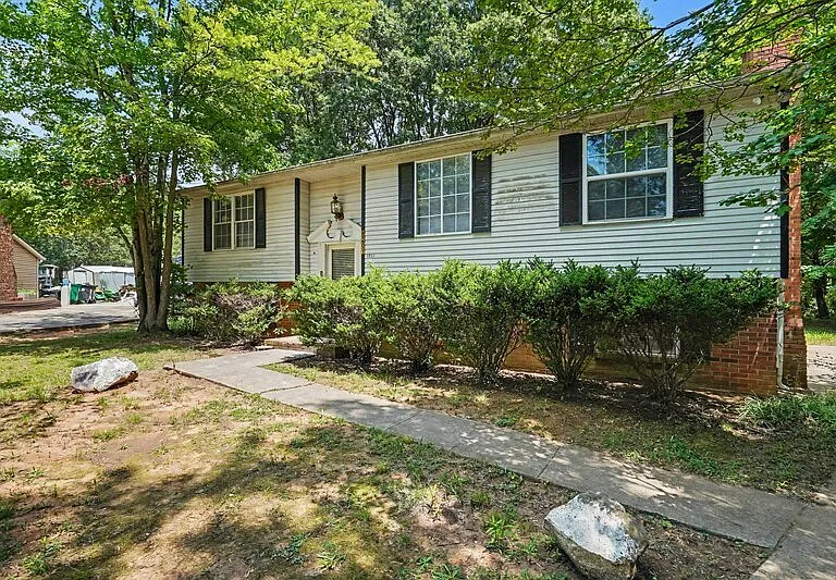 6201 Turtle Neck Ln — Photo 2