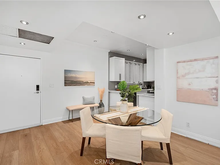 828 N Hudson Ave #106 — Photo 8
