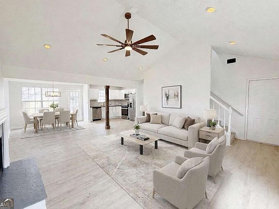 3rd image of 5953 Farmbrook Ln