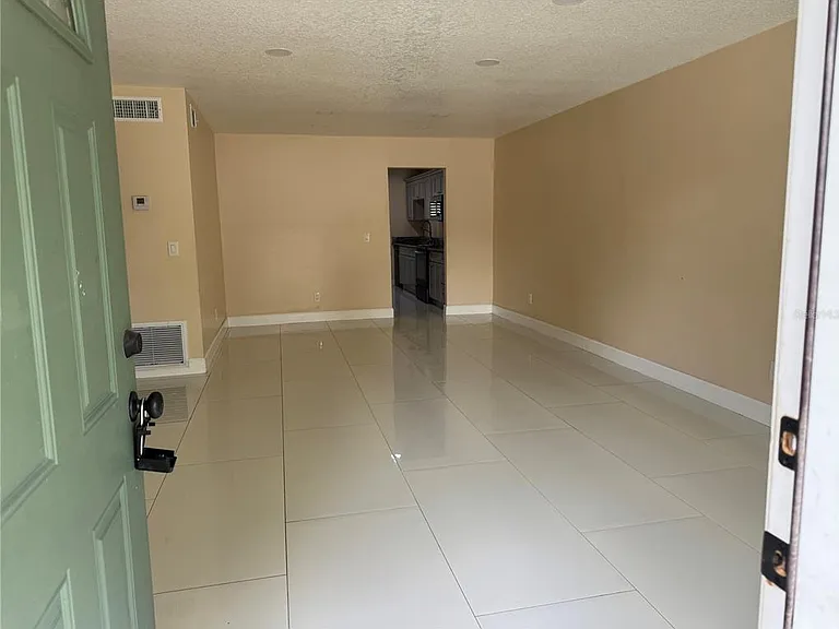 725 Northlake Blvd #18 — Photo 2