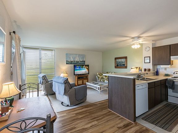 3rd image of 75-6016 Alii Dr APT 310