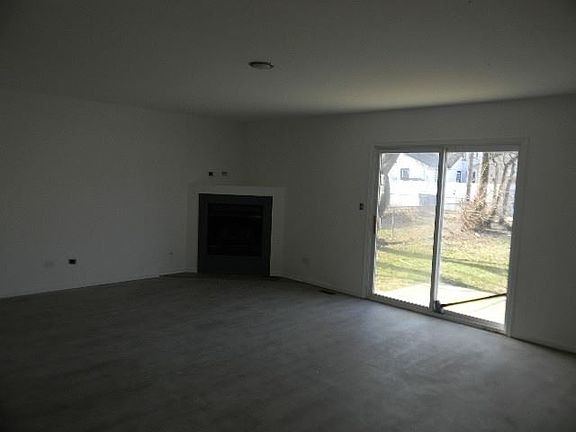 5th image of 626 Forsythe Ave