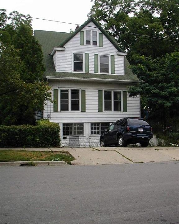 1st image of 535 W Grand River Ave