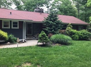 9 Pepperidge Tree Ter, Kinnelon, NJ 07405